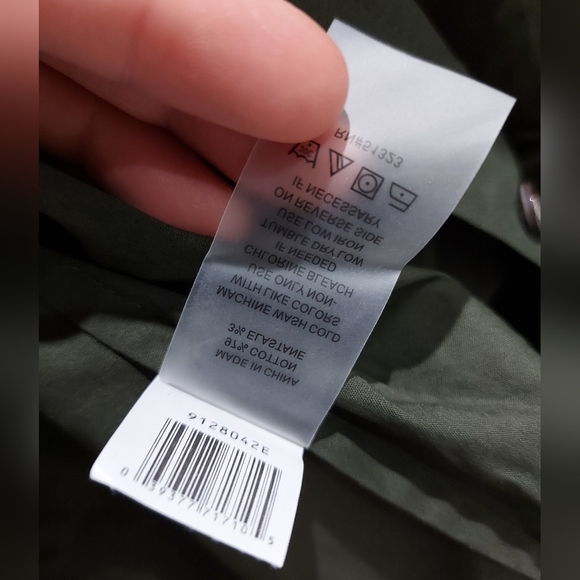 NWT 🏷 Vince Camuto | Utility Twist Long Sleeve Top - Picture 13 of 15